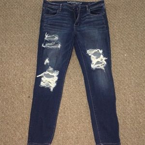 Like new condition AE distressed jegging